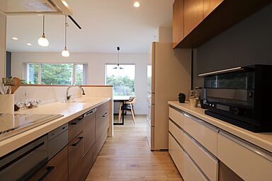 トモノ建築設計事務所 【佐久穂スタジオ】の施工事例「富士山を眺めながら食事する家」の画像5