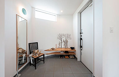 トモノ建築設計事務所 【佐久穂スタジオ】の施工事例「季節の移ろいを感じる理想の空間 どこにいても桜が目に映る家」の画像10