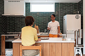 トモノ建築設計事務所 【佐久穂スタジオ】の施工事例「季節の移ろいを感じる理想の空間 どこにいても桜が目に映る家」の画像4