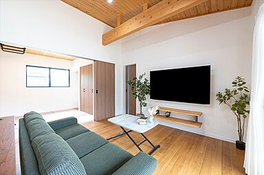 ハピネスホーム(株)坂井建設の施工事例「武雄市注文住宅:S様邸:木の香〉玄関土間と回遊動線のある平屋」の画像4