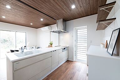 ハピネスホーム(株)坂井建設の施工事例「〈佐賀市注文住宅:K様邸:木の香〉自然素材×スタイリッシュ 回遊できる家」の画像6