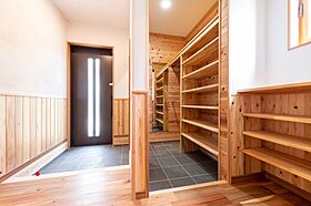 ハピネスホーム(株)坂井建設の施工事例「<嬉野市注文住宅:O様邸>スキップフロアのある自然素材の家」の画像7