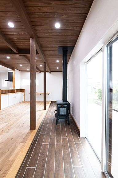 ハピネスホーム(株)坂井建設の施工事例「<小城市注文住宅:I様邸:木の香>インナーテラスと薪ストーブのある家」の画像5