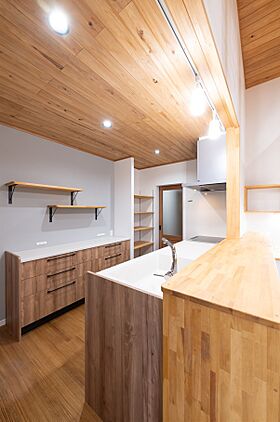 ハピネスホーム(株)坂井建設の施工事例「<佐賀市注文住宅:C様:木の香>造作家具があふれた29坪平屋の家」の画像4