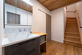 ハピネスホーム(株)坂井建設の施工事例「<佐賀市注文住宅:O様:木の香>暮らしの変化に合わせる無垢の家」の画像6