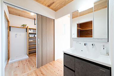 ハピネスホーム(株)坂井建設の施工事例「〈白石町注文住宅:T様:木の香〉木の香りがする回遊動線のお家」の画像6