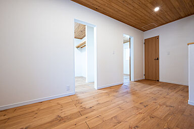 ハピネスホーム(株)坂井建設の施工事例「<佐賀市注文住宅:木の香:G様>木格子×インナーテラス3WAY動線の半平屋」の画像5