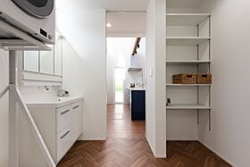 wonder HAUS 川越ハウジングギャラリー店の施工事例「ブルーが映える大型吹き抜けで家族の心も空間もつなぐ」の画像6