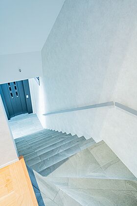 wonder HAUS 川越ハウジングギャラリー店の施工事例「ゴルフシュミレーターとトレーニングルームがあるホテルライクな2世帯住宅」の画像8