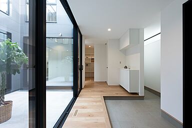 wonder HAUS 川越ハウジングギャラリー店の施工事例「四季を楽しむ中庭のある行き止まりのない住まい」の画像2