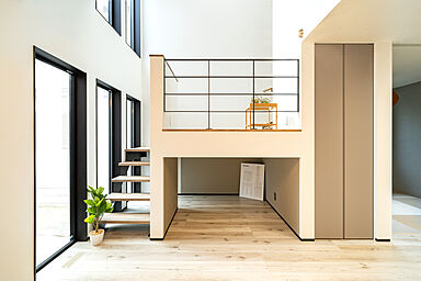wonder HAUSの施工事例「ダイナミックな吹き抜けで叶うゆとりのある暮らし」の画像2