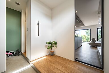wonder HAUSの施工事例「光を愉しみ、家族を想う。ディテールまで妥協のない意匠空間。」の画像7