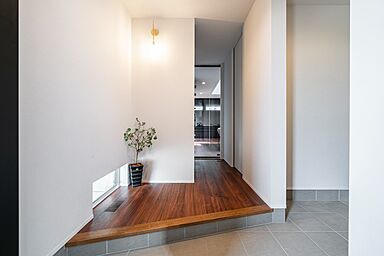 wonder HAUSの施工事例「強いからこそ、美しい。SE構法のガレージハウス。」の画像6