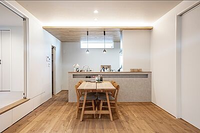 木の家スタイルのリビング IZUMI MUKU-NO-IEの事例画像
