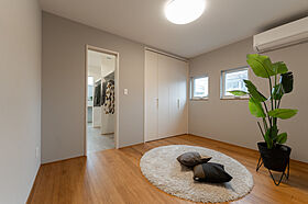 IZUMI MUKU-NO-IEの施工事例「半平屋!1階完結間取りの家」の画像5