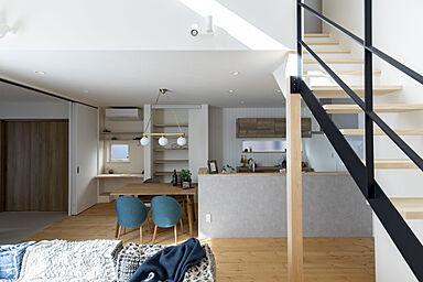 IZUMI MUKU-NO-IEの施工事例「真似したい!キッチンデザインがおしゃれな家」の画像3