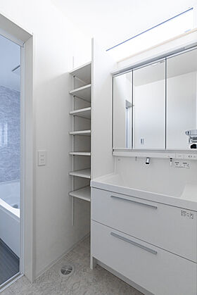 IZUMI MUKU-NO-IEの施工事例「真似したい!キッチンデザインがおしゃれな家」の画像9