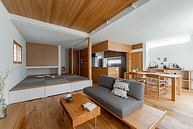 IZUMI MUKU-NO-IEの施工事例「家事ラクを追求したタイパがいい家」の画像