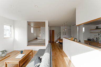 IZUMI MUKU-NO-IEの施工事例「『家事シェア』でママの負担を軽くする家」の画像1