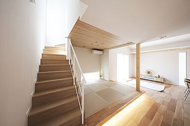 ヤマダコーポレーション株式会社 住宅事業部 グランハウスの施工事例「木目が薫るジャパンディの家」の画像3