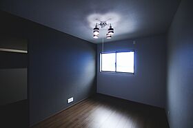 サンエルホームの施工事例「平屋|4LDK|松山市|スタイリッシュでお洒落な平屋の家」の画像4