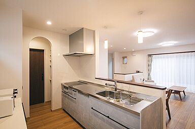 サンエルホームの施工事例「平屋|3LDK|西条市|家族の時間を大切にする、やさしい住まい」の画像2