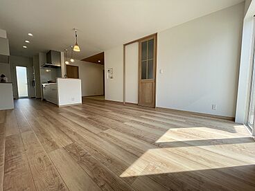 サンエルホームの施工事例「2階建て|3LDK|松山市|共働き夫婦が選んだ木の温もりあふれる家」の画像