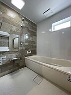 シンプルモダンスタイルの浴室 サンエルホームの事例画像