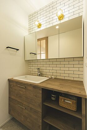 サンエルホームの施工事例「平屋|3LDK|西条市|子育て世代に人気の横並びダイニングの家」の画像5