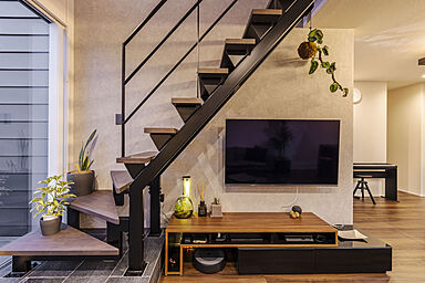 株式会社市原建設 岐阜市モデルハウスの施工事例「塗・ガルバ・サイディング・レッドシダーの外壁材でシックに仕上げた、平屋暮らしの家」の画像4