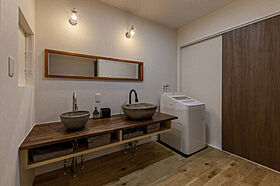 いろはいえ三重の家づくりの施工事例「片流れ屋根の家。見せる収納をいかした開放感のあるキッチン。」の画像8