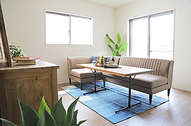 いろはいえ三重の家づくりの施工事例「西海岸のリラックススタイルが効いた、くつろぎを感じる家」の画像1