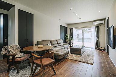 NEOデザインホームの施工事例「2軒目だから実現!シンプルで上質な平屋暮らし」の画像1