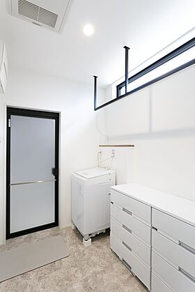 NEOデザインホームの施工事例「平屋の魅力を生かしたシームレスな住空間」の画像9