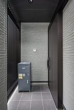 ホテルライクスタイルの玄関 NEOデザインホームの事例画像