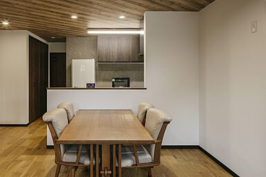 NEOデザインホームの施工事例「敷地21坪に建つ、3階建てビルトインガレージハウス」の画像5