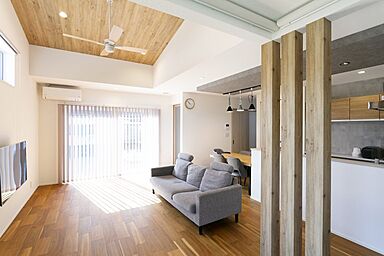 NEOデザインホームの施工事例「スキップフロアを利用した大容量収納がある平屋」の画像3