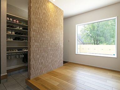 NEOデザインホームの施工事例「丸窓が彩る、端正で伸びやかな平屋」の画像8
