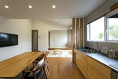 NEOデザインホームの施工事例「子育てをのびのびと。成長を愉しむ平屋の暮らし。」の画像3