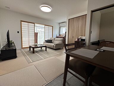 NEOデザインホームの施工事例「それぞれの暮らしが、心地よくつながる二世帯住宅」の画像6