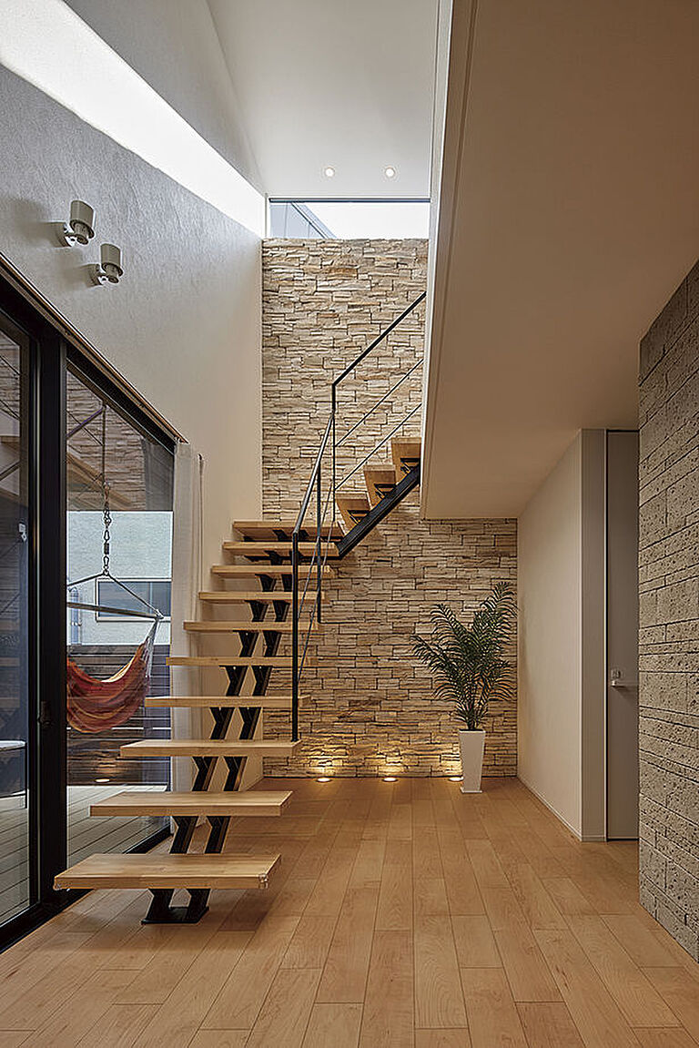 RIPARO(リパーロ)株式会社リブライフの公式画像_階段7