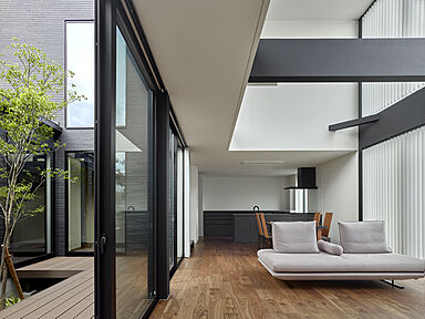 RIPARO(リパーロ)株式会社リブライフの施工事例「中庭が彩る開放的なプライベート空間」の画像6