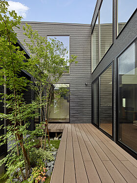 RIPARO(リパーロ)株式会社リブライフの施工事例「中庭が彩る開放的なプライベート空間」の画像7