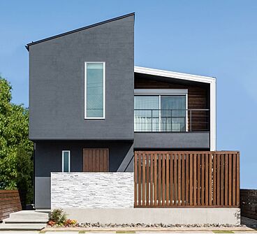 ONEST HOME有限会社後藤建設の施工事例「自宅でグランピングができるお城のような外観の家 岐南町」の画像