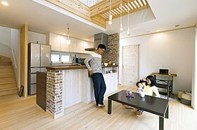 小嶋工務店 TOKYO WOOD - 立川第一展示場の施工事例「【3100万円】無垢の木と自然素材の心地よいナチュラル感」の画像2