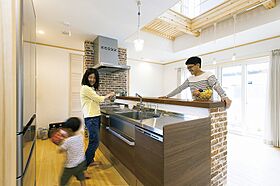 小嶋工務店 TOKYO WOOD - 立川第一展示場の施工事例「【3100万円】無垢の木と自然素材の心地よいナチュラル感」の画像3