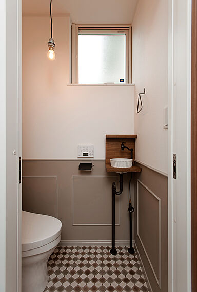 小嶋工務店 TOKYO WOOD - Forest Family展示場の施工事例「無垢の木たっぷり カフェのようなリビング吹き抜けと大きな窓で数字以上の開放感!」の画像8