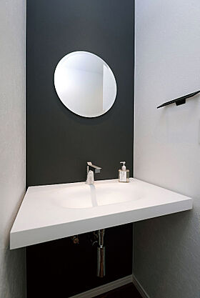 小嶋工務店 TOKYO WOOD - 立川第一展示場の施工事例「【2000万円~】カッコよく、居心地がいい! ランドリールームで家事もスマートに」の画像7