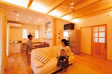 小嶋工務店 TOKYO WOOD - 小金井展示場の施工事例「お家時間が快適!無垢の木に癒され、健やかに暮らせる家」の画像