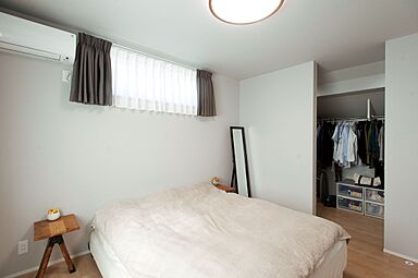 小嶋工務店 TOKYO WOOD - 立川第一展示場の施工事例「陽だまりリビングが自慢。1階から小屋裏まで続く伸びやかな吹抜の家」の画像3